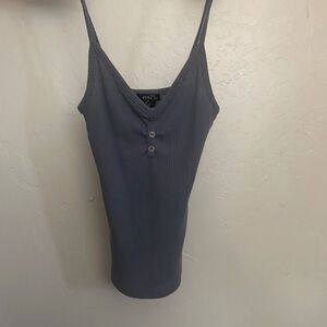 Looks almost new, no visible wear or stains. Well-kept and ready to wear!